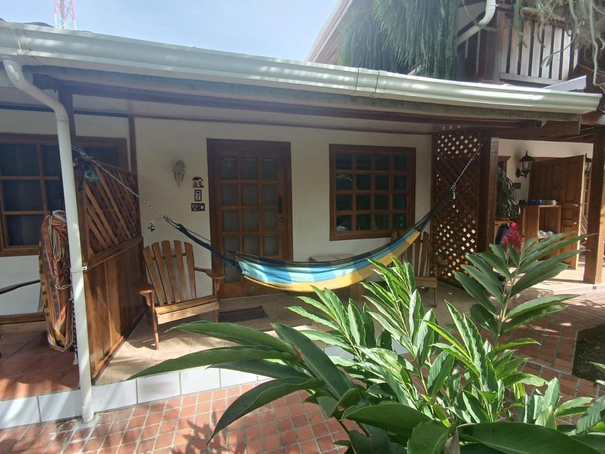 Posada Nena Caribe Puerto Viejo de Talamanca ภายนอก รูปภาพ