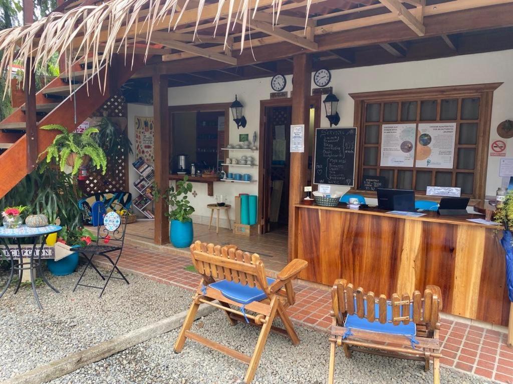 Posada Nena Caribe Puerto Viejo de Talamanca ภายนอก รูปภาพ